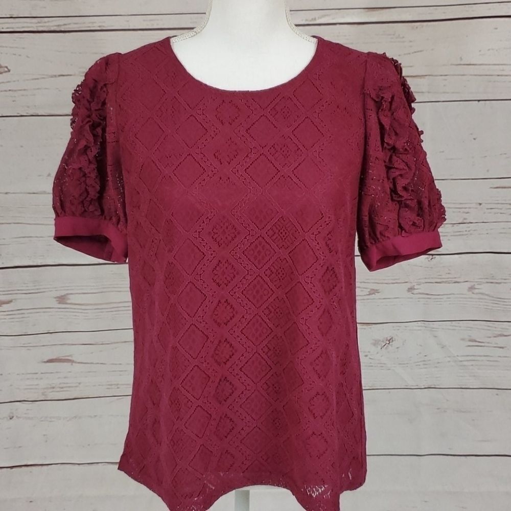 💲✂️ Entro, Berry Lace Overlay Top with Ruffle Detail-Size Small - Picture 2 of 10